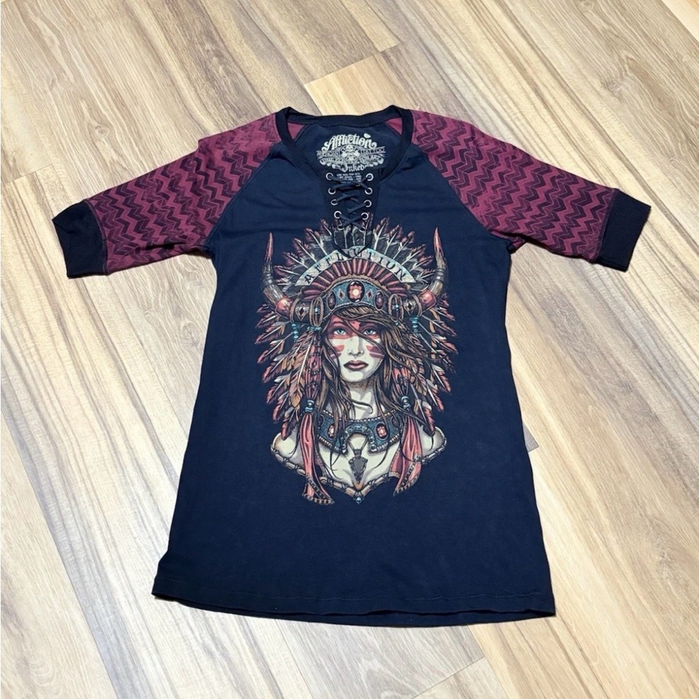 Affliction Tee Shirt Women Large Black Red Short Sleeve Criss Cross Feathers USA